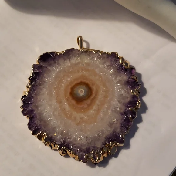 Vintage (90s) Kuwaiti Gold Plated Amethyst Pendant - Picture 2 of 5
